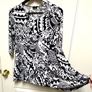 Abstract Black White Babydoll Tunic Top 3/4 Sleeve with Pockets ? Size Medium